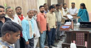 घसौला में चुनाव बहिष्कार का निर्णय वापस, प्रशासन से बातचीत के बाद मतदान करेंगे ग्रामीण